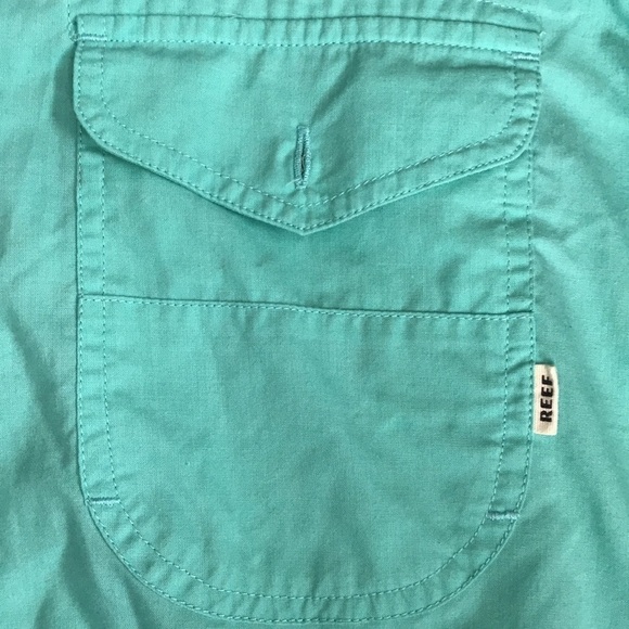 Men’s small button down REEF shirt - Picture 3 of 6